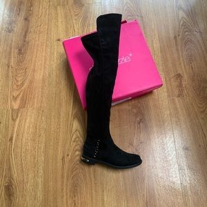 Flat boots Gabrielle black size 6